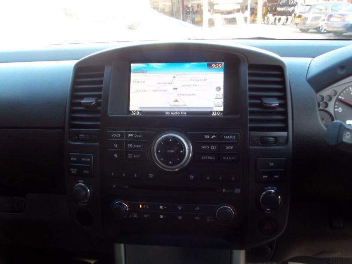Nissan Navara 2.5 TD TEKNA AUTOMATIC Pick Up Diesel Black