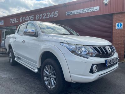 Mitsubishi L200 2.4 Double Cab DI-D 178 Barbarian 4WD Auto Pick Up Diesel White at Key Kars Doncaster