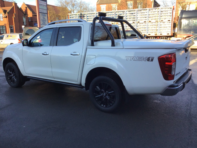 Nissan Navara Double Cab Pick Up Trek-1 2.3dCi 190 4WD Auto RARE SPECIAL EDITION Pick Up Diesel White