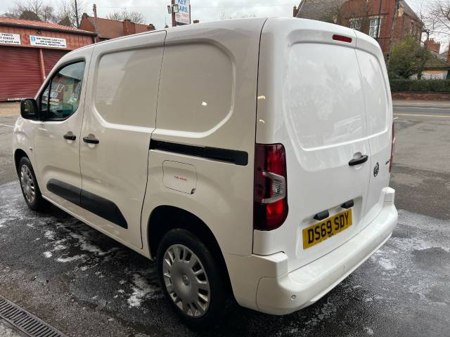 2019 Vauxhall Combo Cargo 2300 1.5 Turbo D 100ps H1 Sportive Van